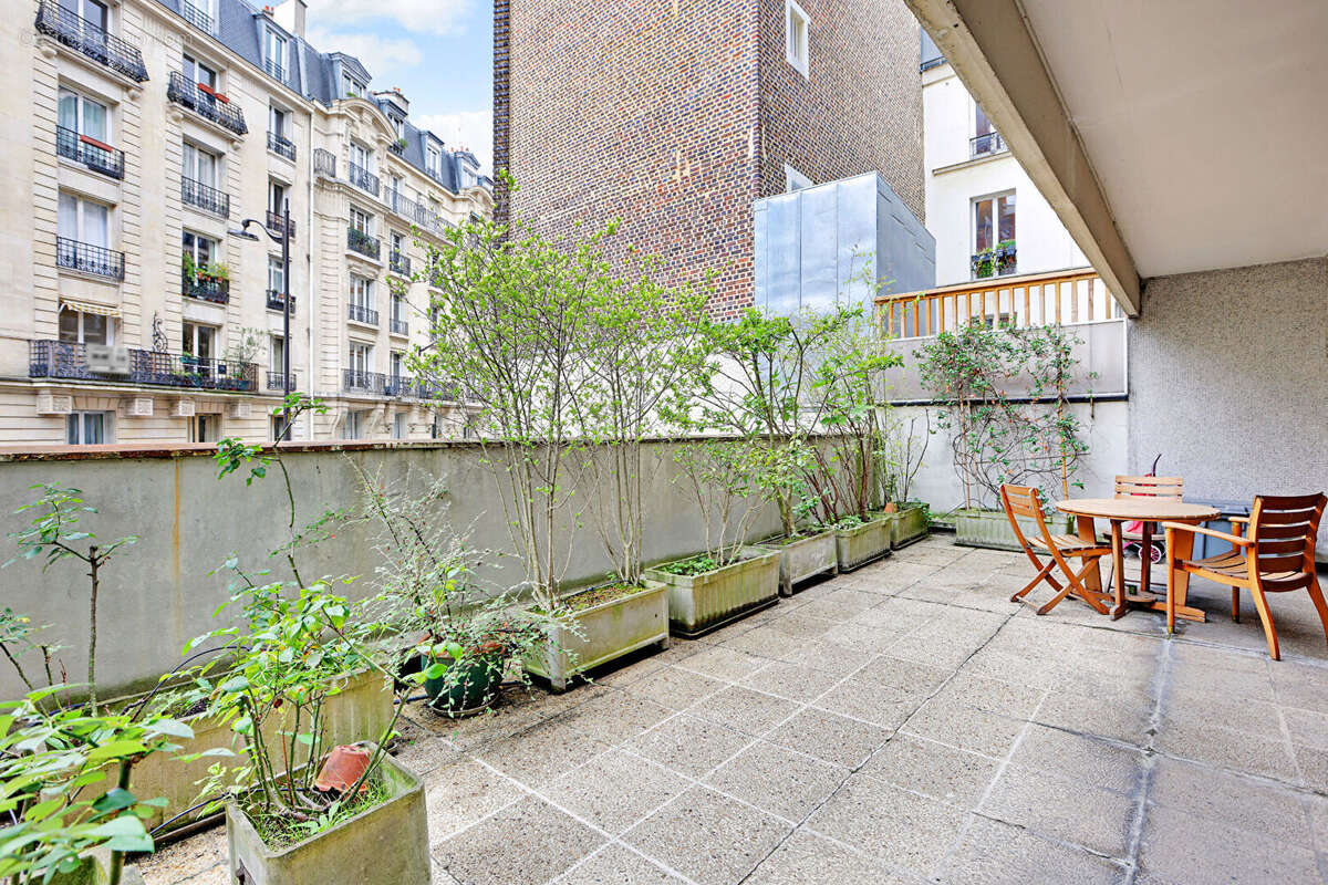 Appartement à PARIS-11E