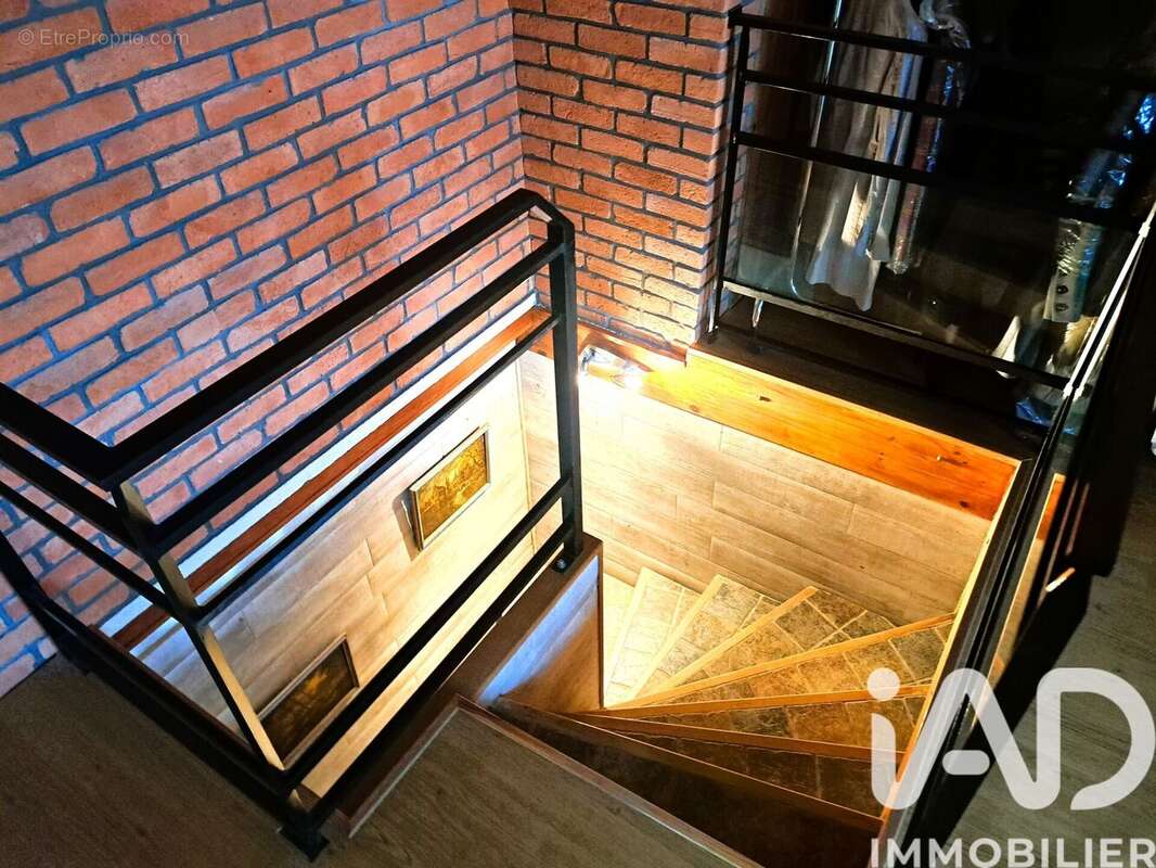 Photo 2 - Maison à LE CHATELET-SUR-RETOURNE