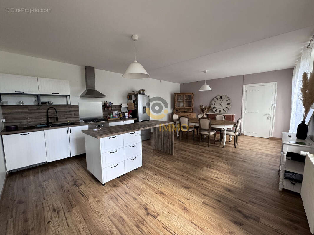 Maison à COULONGES-SUR-L'AUTIZE