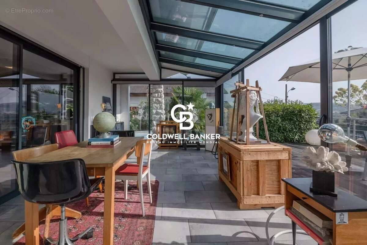 Maison à VETRAZ-MONTHOUX