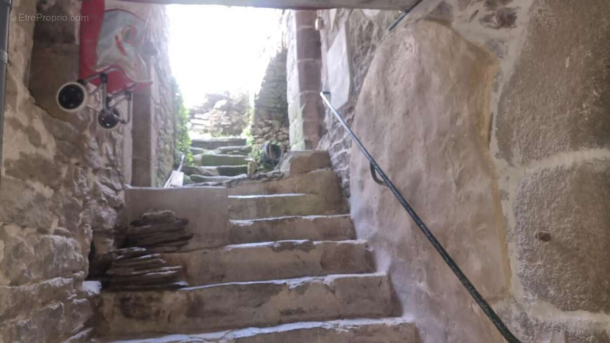 Authentique maison de hameau avec dépendances et vue dégagée - photo 16
