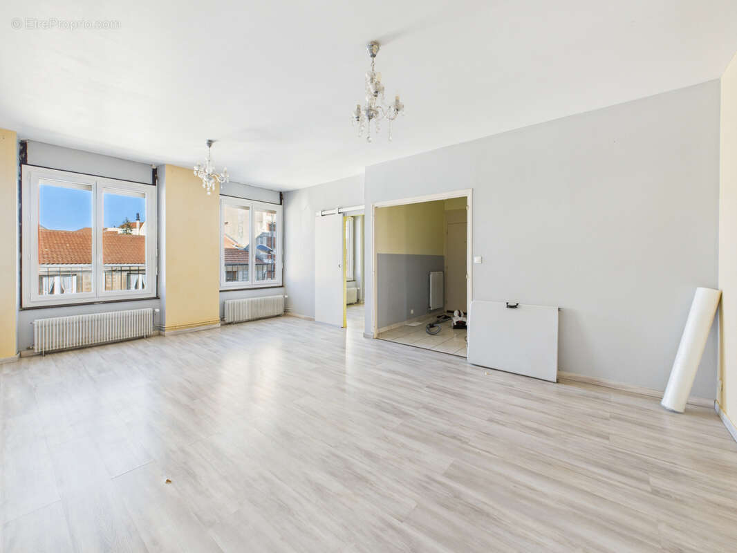 Appartement à SAINT-ETIENNE