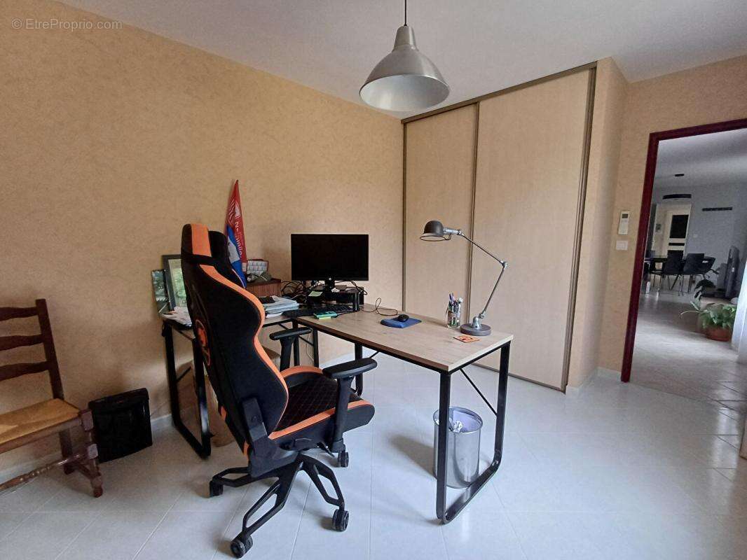 Saint Gelais - Plain-pied 4 chambres - photo 4