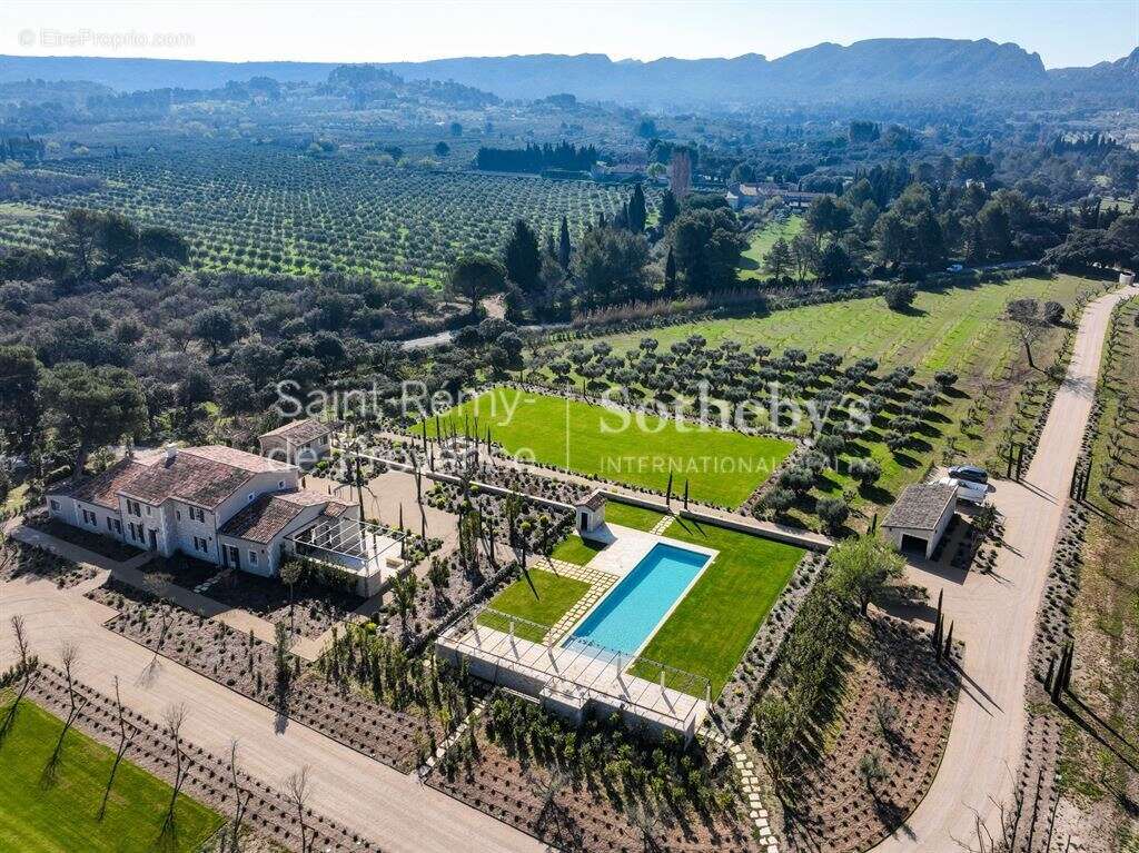 Mas en pierre rénové avec superbe vue sur les Alpilles, tennis et piscine - photo 12