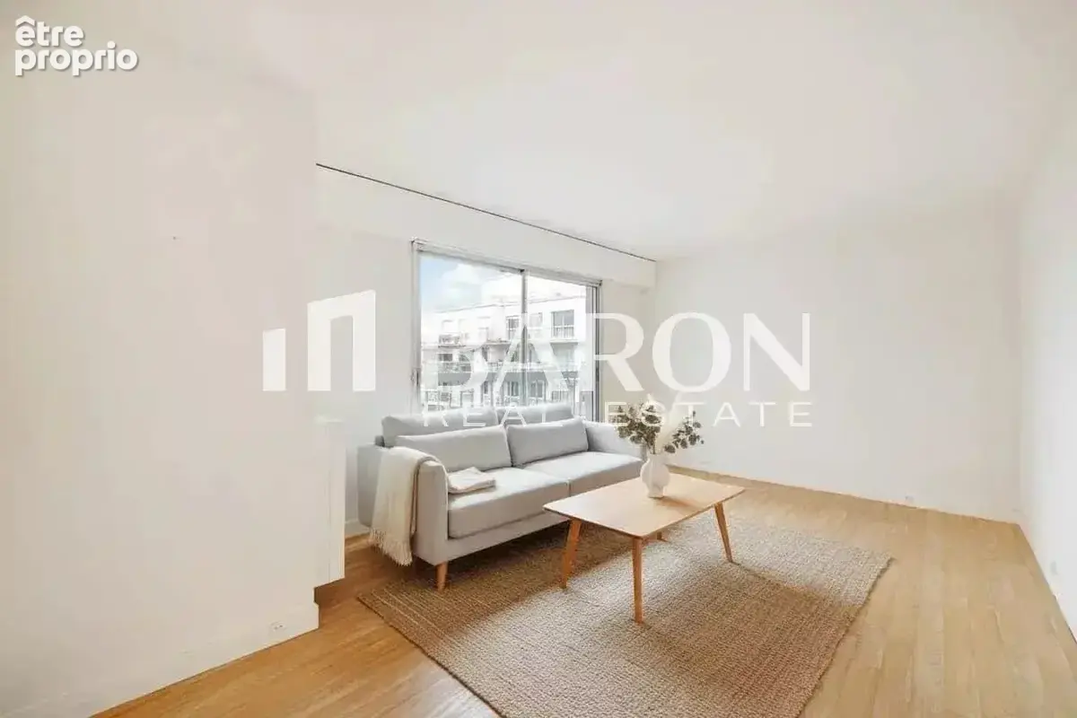 Appartement à PARIS-11E