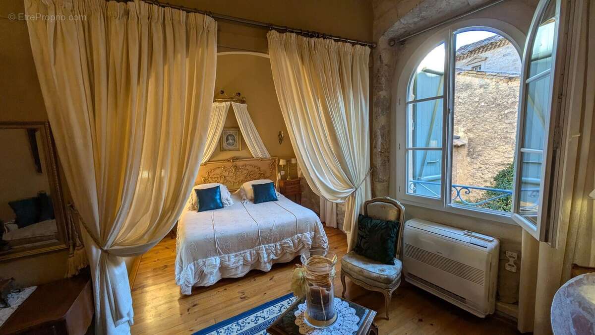 Chambre 2 - Appartement à MURVIEL-LES-BEZIERS