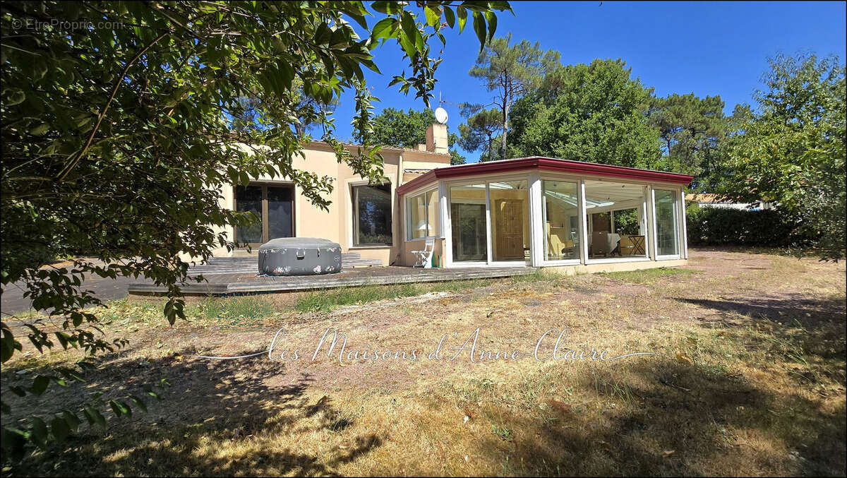 Au calme, au cœur d’un site boisé à 1500m du centre de SAINTE-PAZANNE, maison d’architecte quasi de plain-pied - photo 17