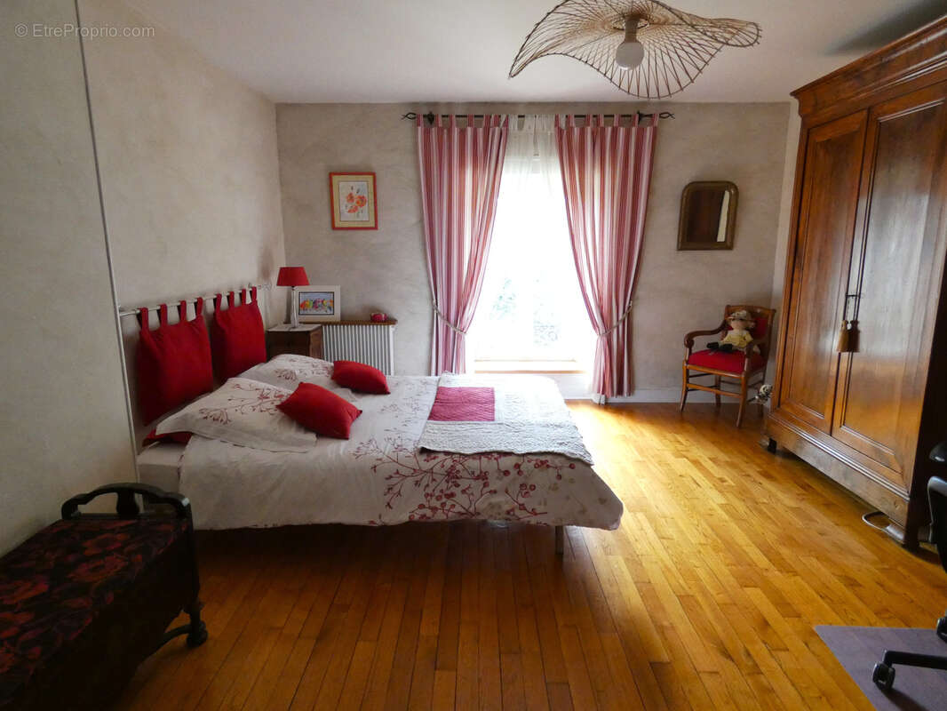 Maison à SAINT-LEON-SUR-L'ISLE