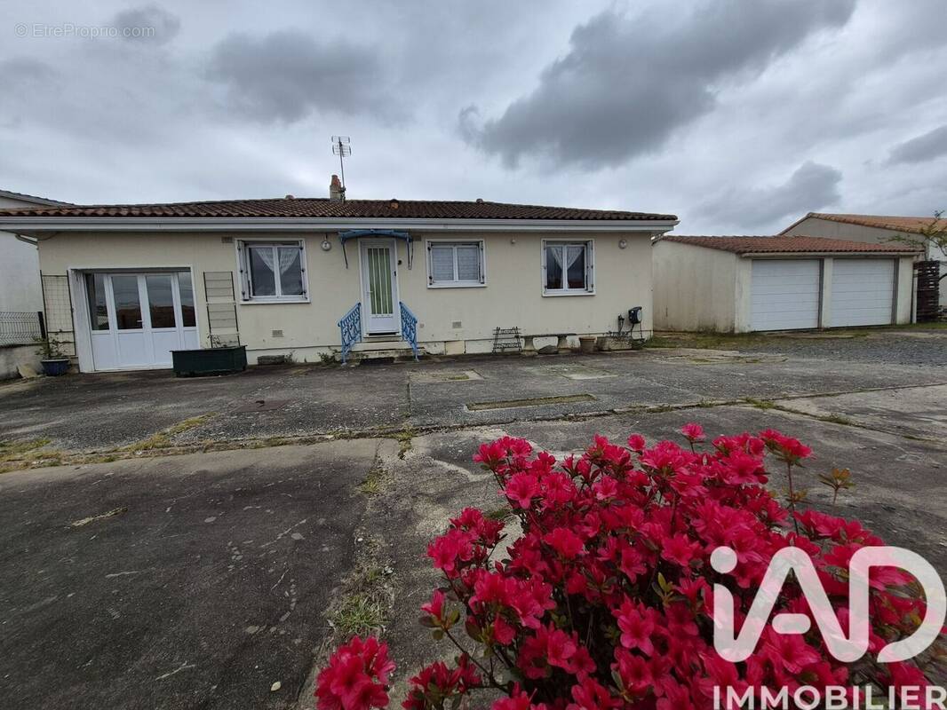 Photo 1 - Maison à LA CRECHE