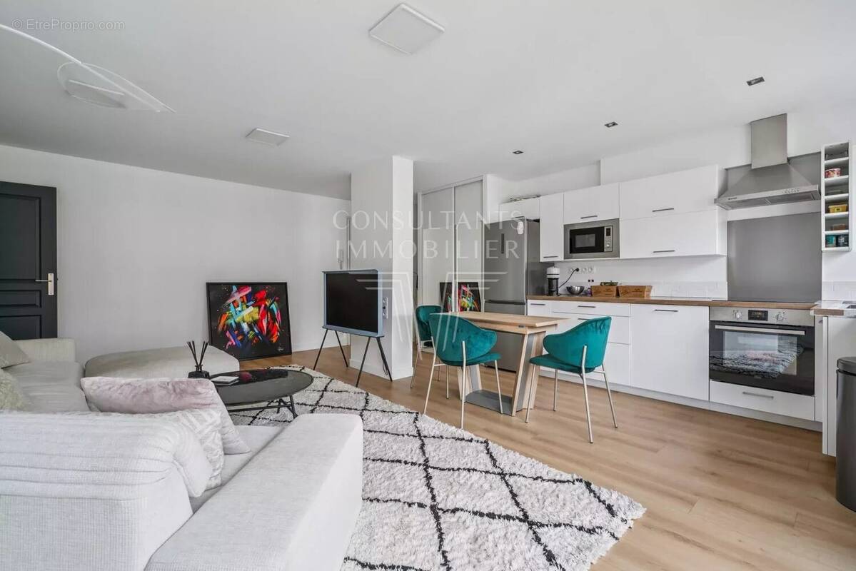 Appartement à COURBEVOIE