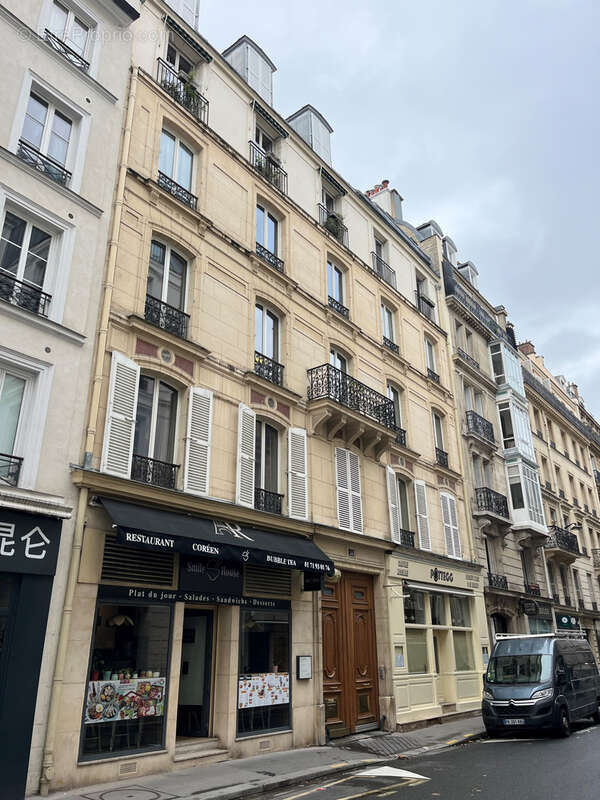 Appartement à PARIS-8E