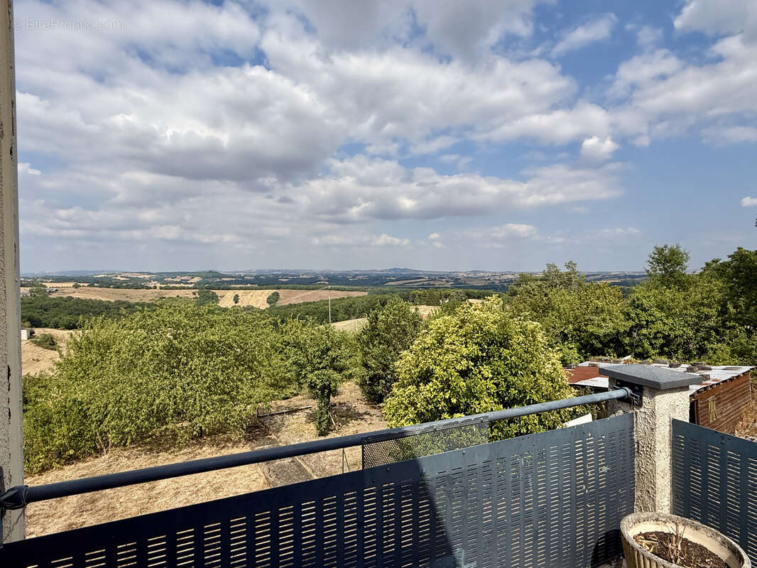 Cagnac les Mines - Maison T5 - 112 m2 - environ 1500 m2 - Superbe point de vue. - photo 6