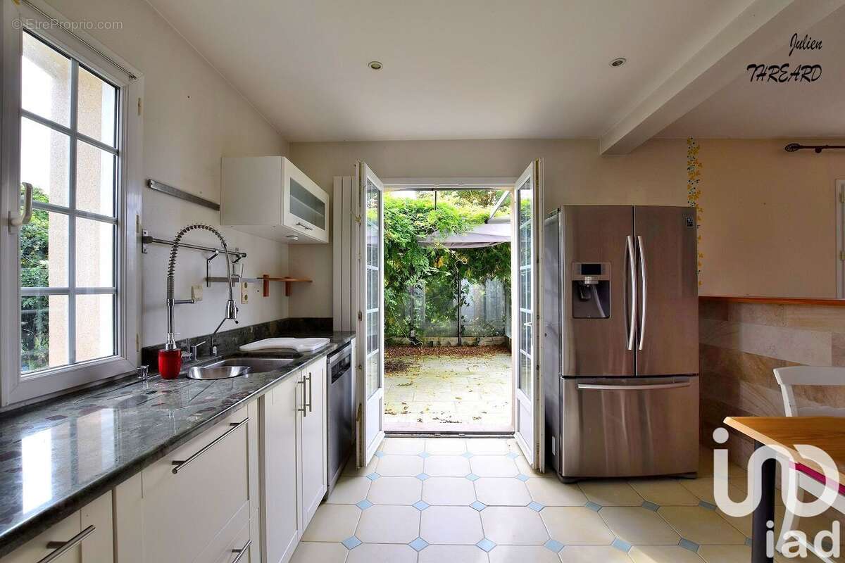 Maison 224 m² à Le Louroux  - photo 8