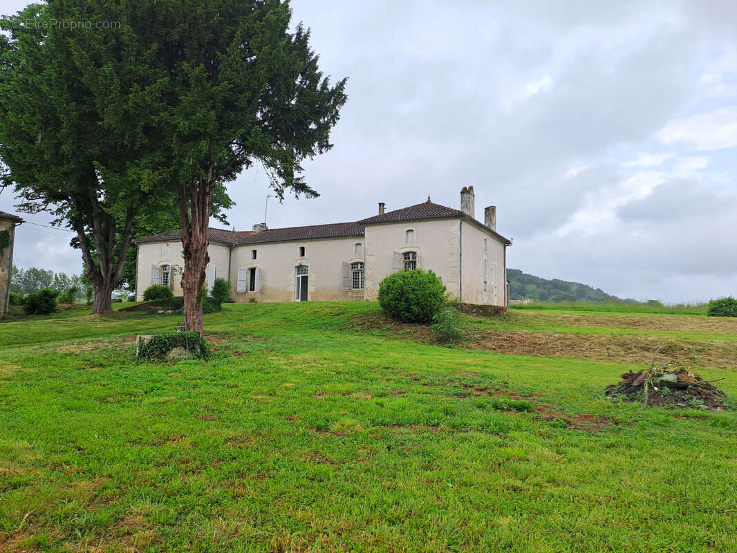 Maison à BUZET-SUR-BAISE