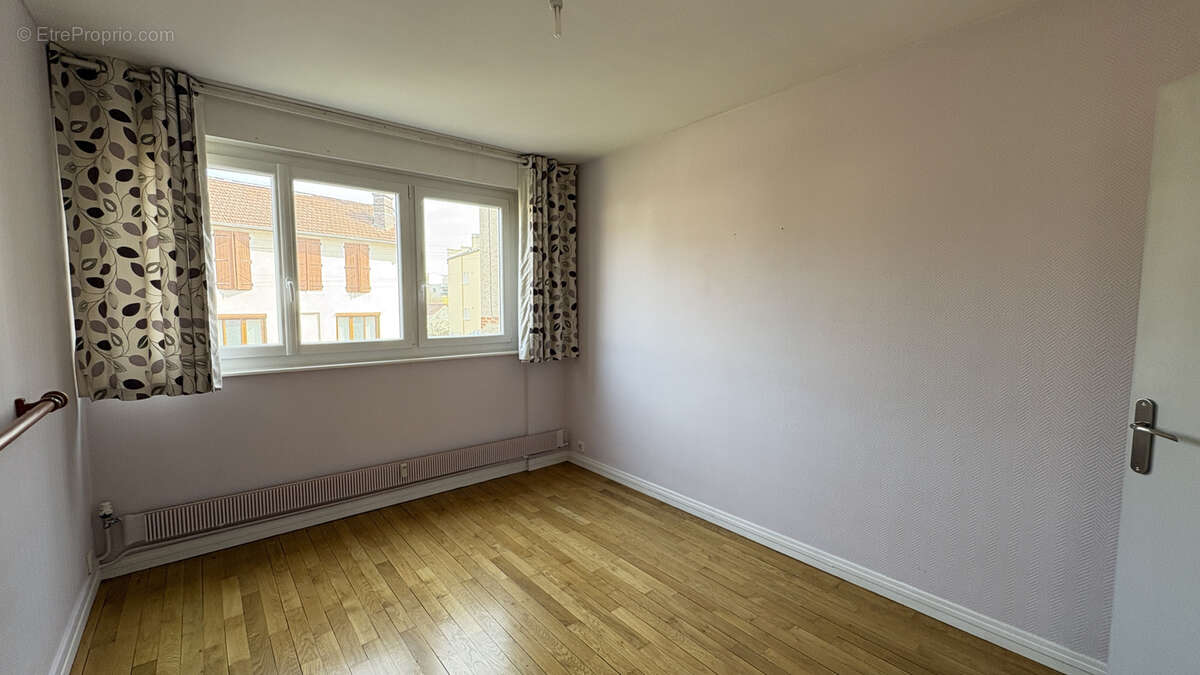 Appartement à PONT-SAINTE-MARIE