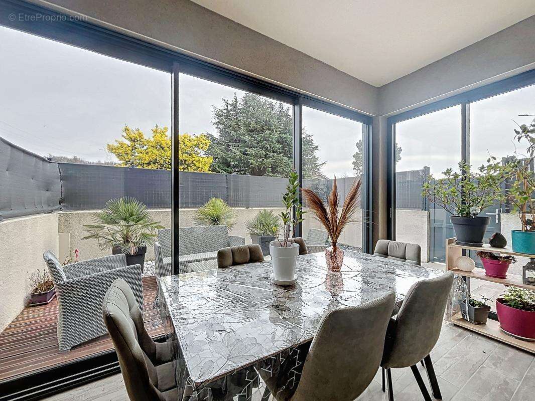 Maison à CHATEAUNEUF-SUR-ISERE