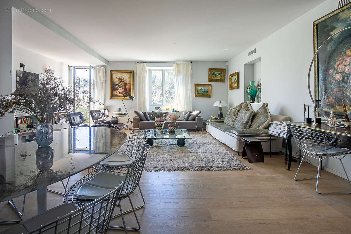 Appartement à MARSEILLE-8E