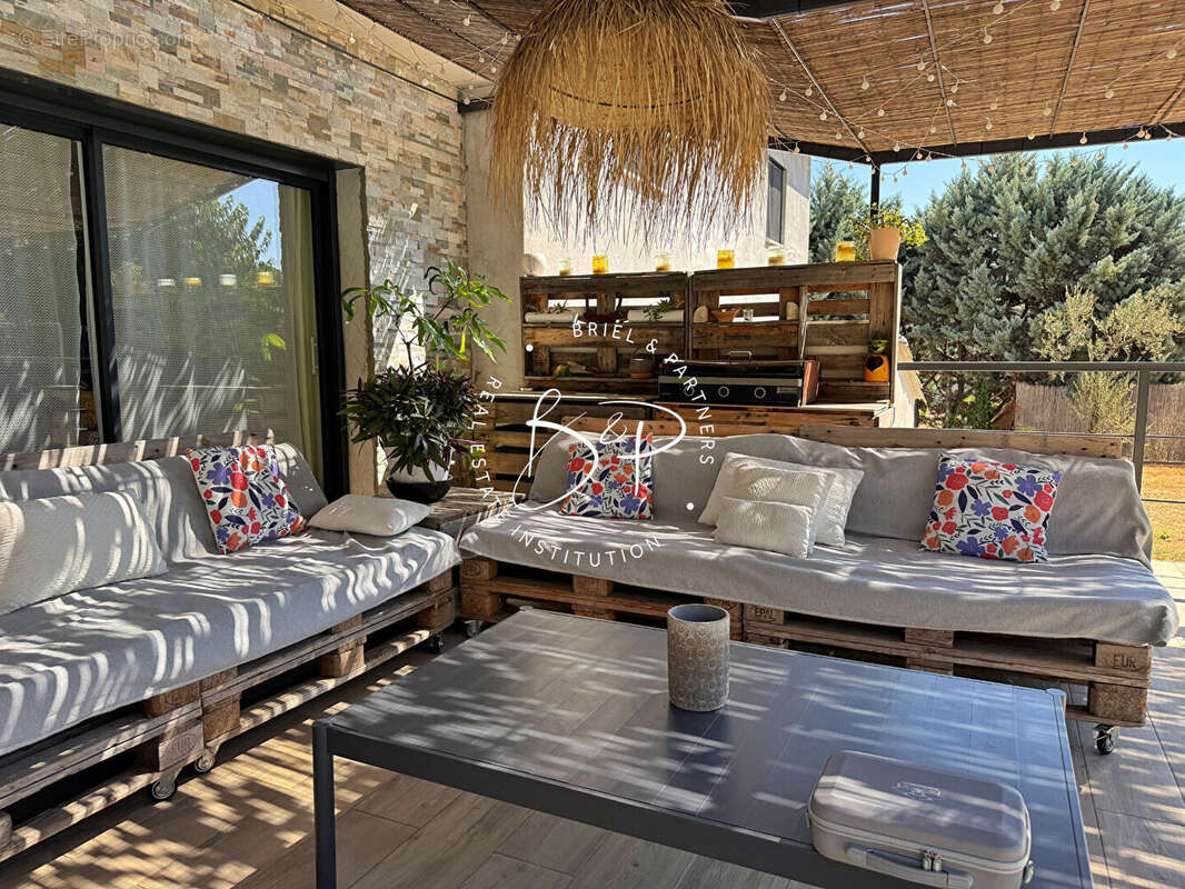 Draguignan Maison contemporaine de 154 m² , 4 ch avec piscine, terrain plat. - photo 5