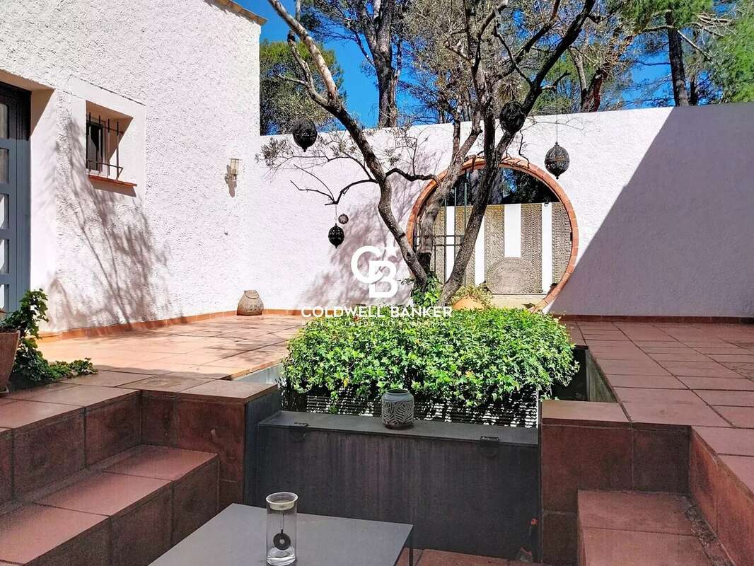 Maison à PUGET-SUR-ARGENS