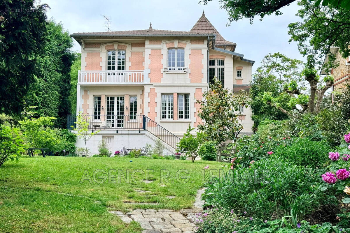Maison à MAISONS-LAFFITTE