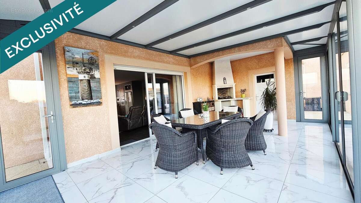 Photo 2 - Maison à SAINTE-GEMME-LA-PLAINE