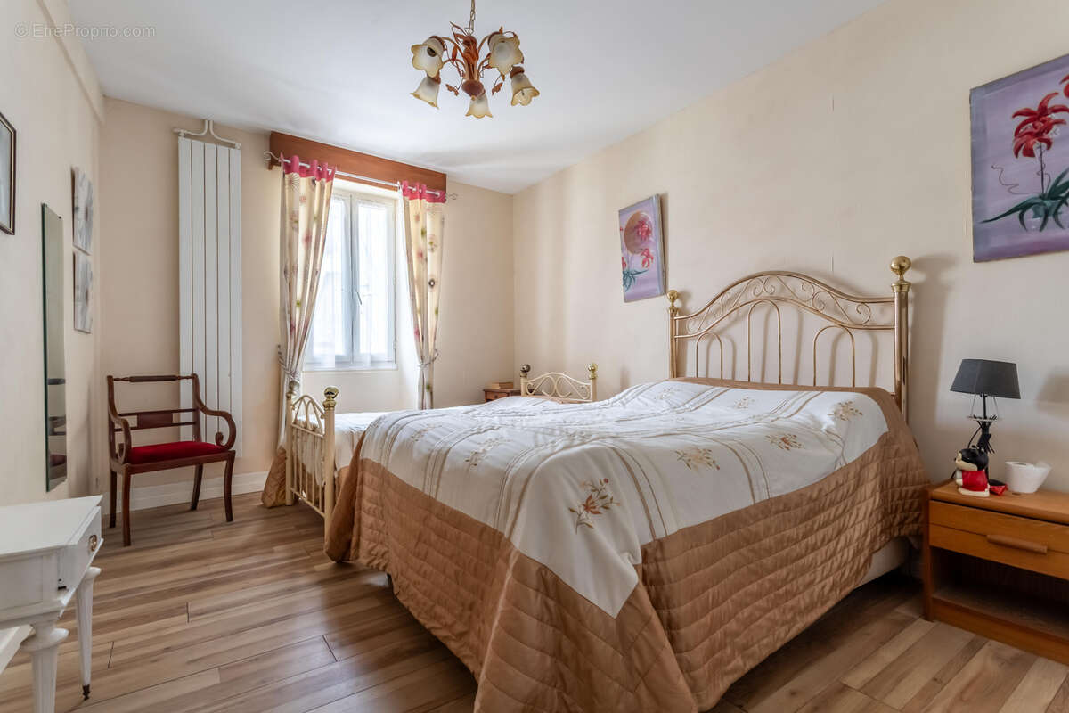 Maison à CASTELSAGRAT