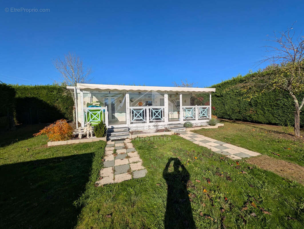 Maison à SAINT-FRONT-DE-PRADOUX