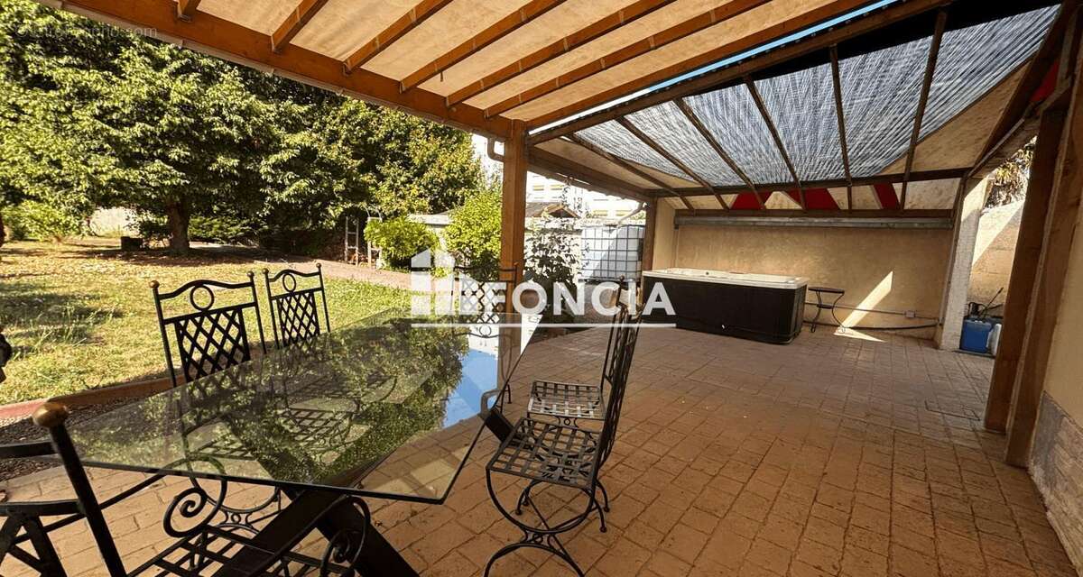 Propriété de caractère  en plein coeur de Rochefort - photo 3