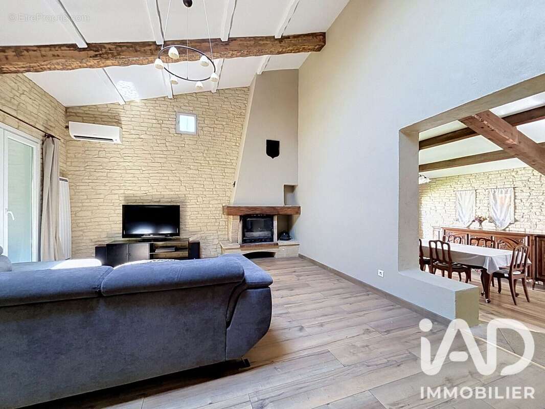 Maison 175 m² à Vitrolles  - photo 6