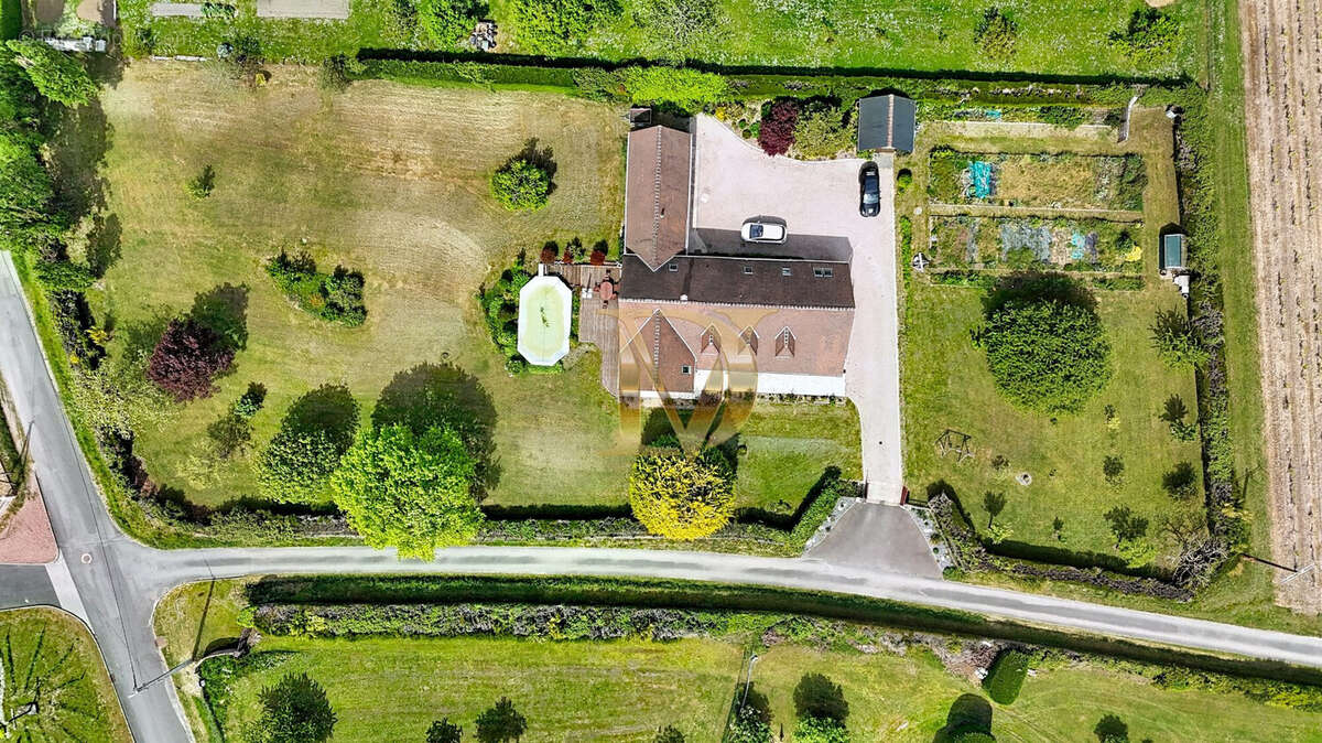 Maison 307 m² à Francueil  - photo 4