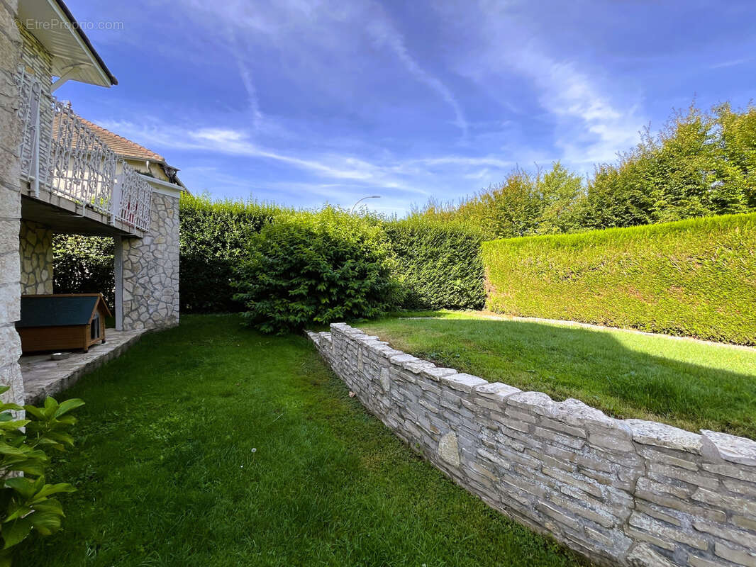 Maison à SAINT-PREST