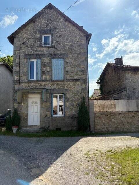 Maison à ORADOUR-SUR-GLANE