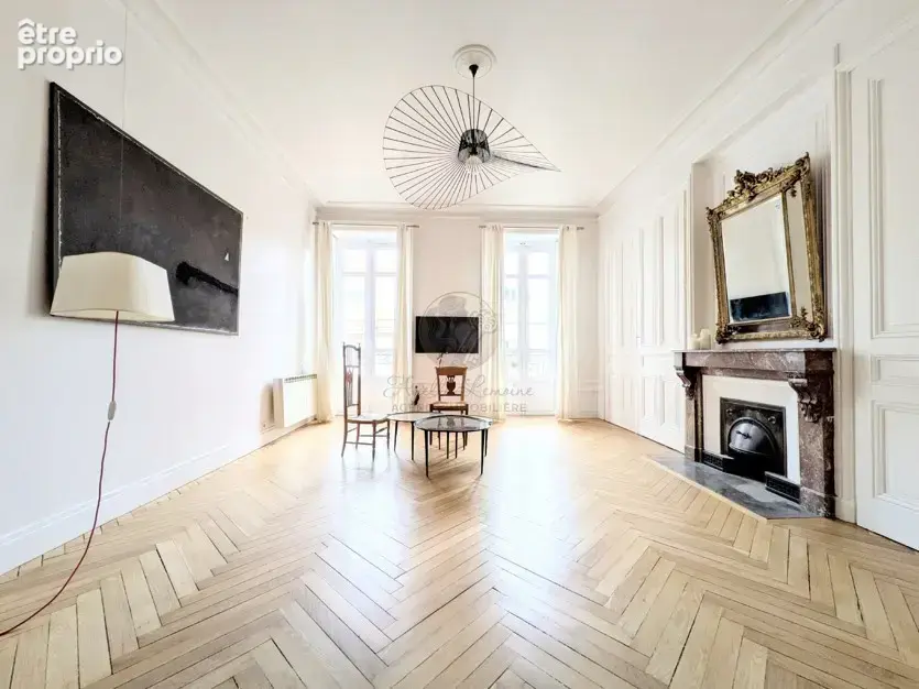 Appartement d’exception, cachet ancien sublimé, balcon plein Ouest, immeuble Haussmannien de standing - photo 5