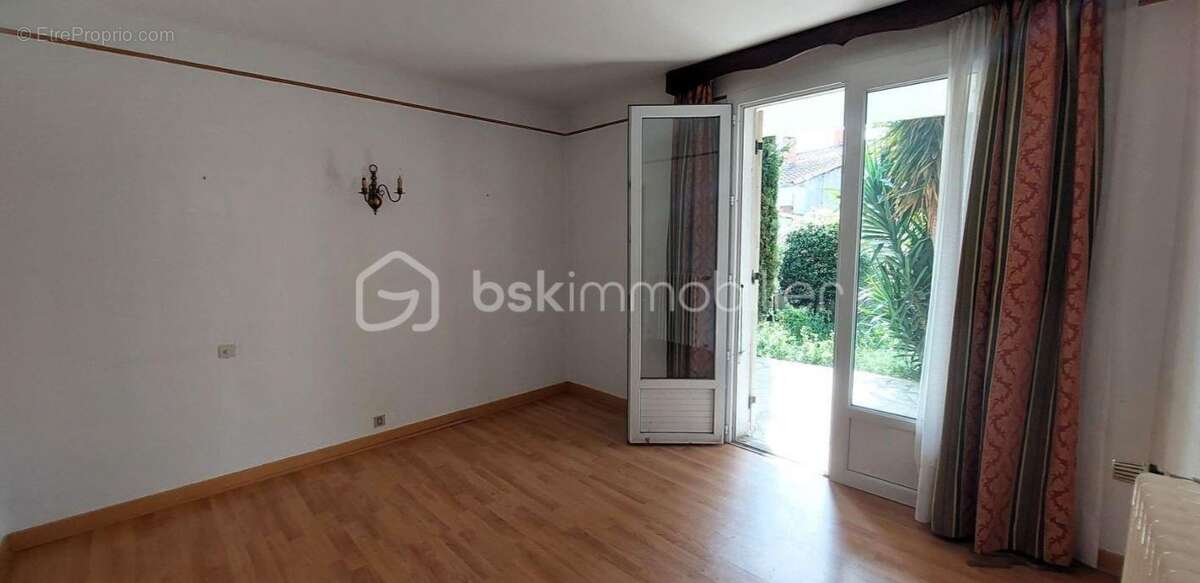 Maison à MORIERES-LES-AVIGNON