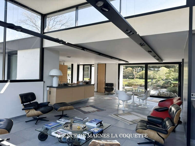 Maison à VILLE-D'AVRAY