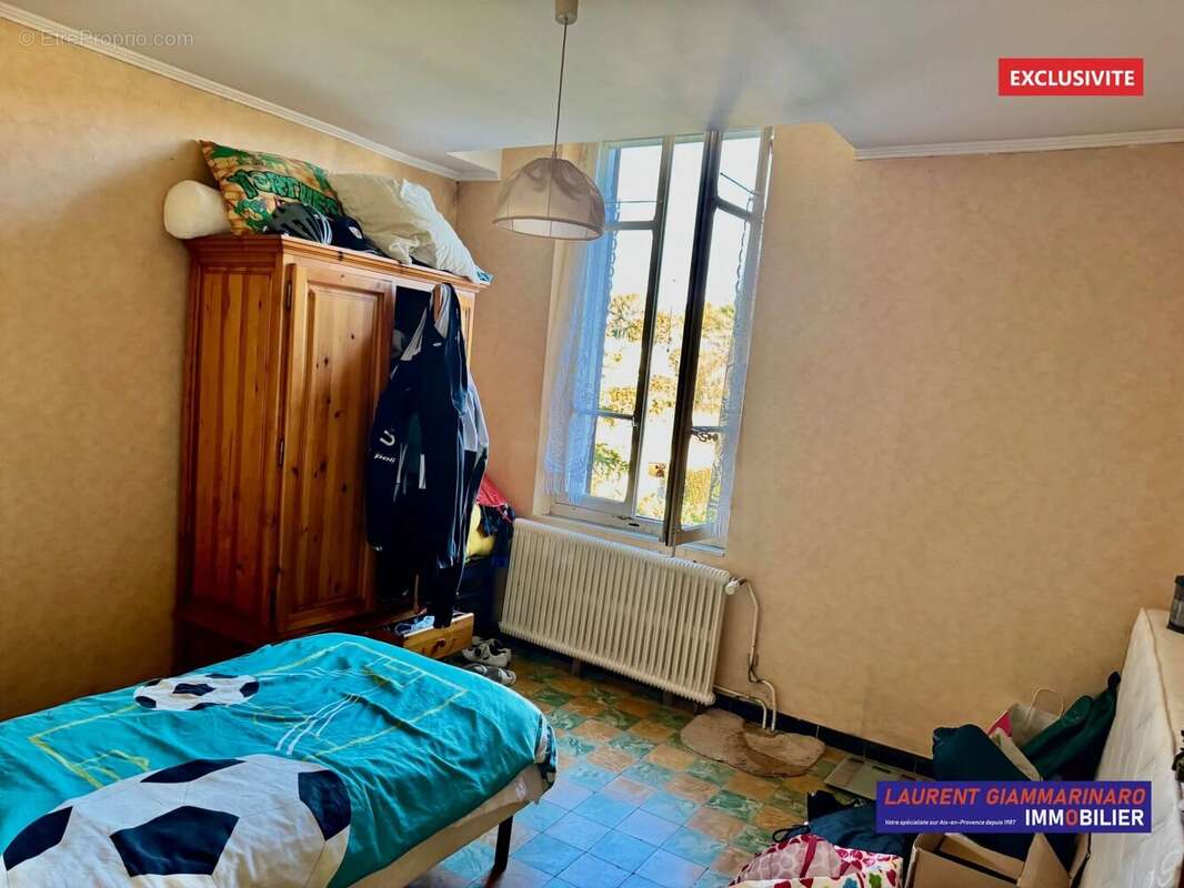 Maison à VENTABREN