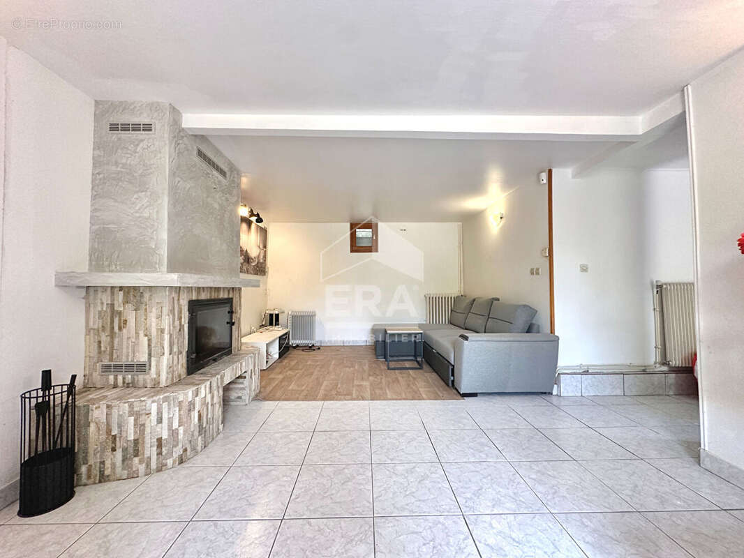 Maison à BAGNEAUX-SUR-LOING