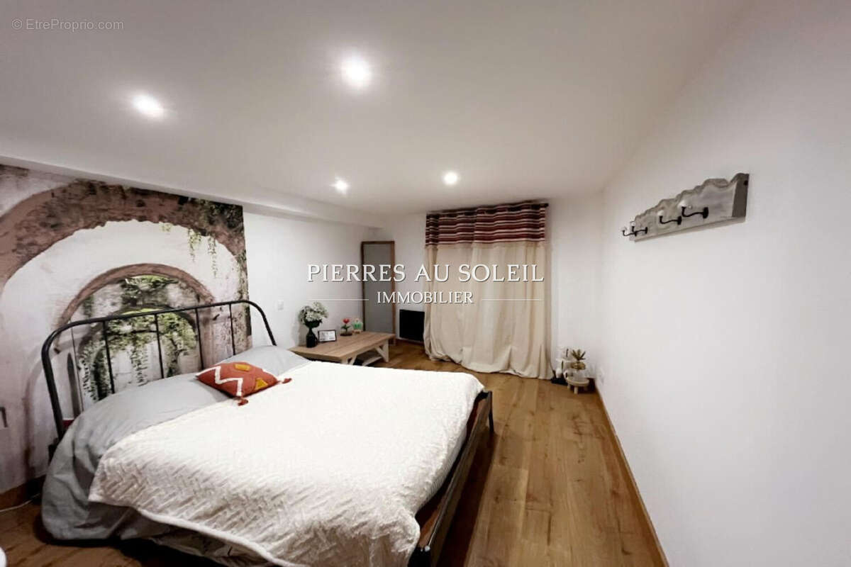 Maison à LA TOUR-SUR-ORB