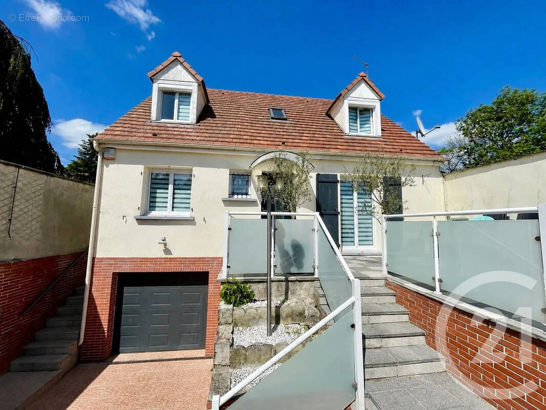 Maison à NANTOUILLET