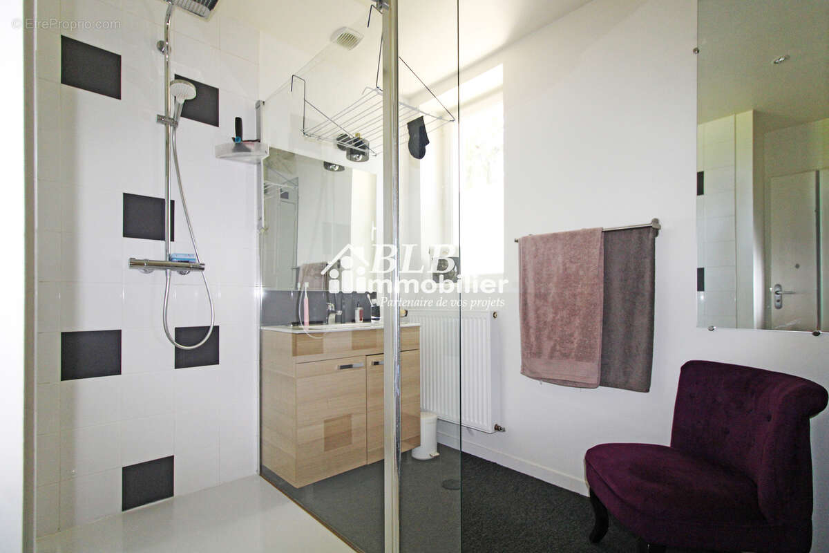Maison 4 pièces 93m2  3 chambres + garage - photo 8