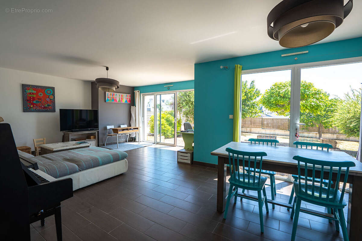 EXCLUSIVITÉ AGENCE DU QUAI - Contemporaine 5 pièce(s) 126.34 m2 sur plus de 630 m² de terrain - photo 3