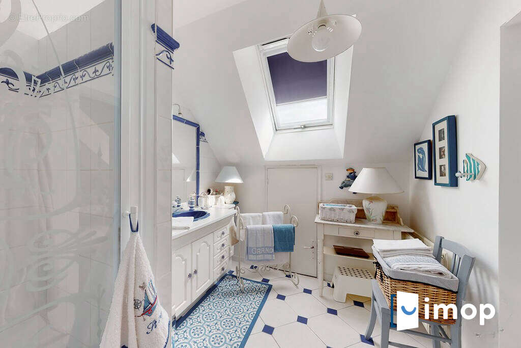 Maison à SAVIGNY-LE-TEMPLE