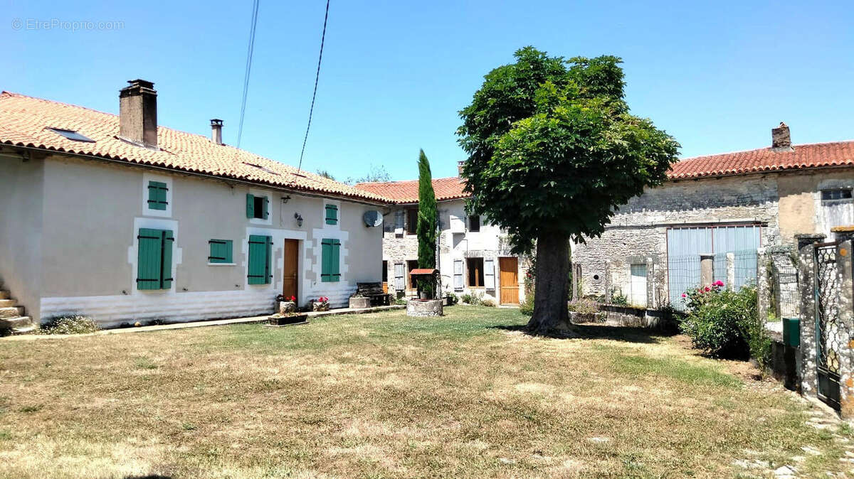 OVERVIEW - Maison à CELLEFROUIN