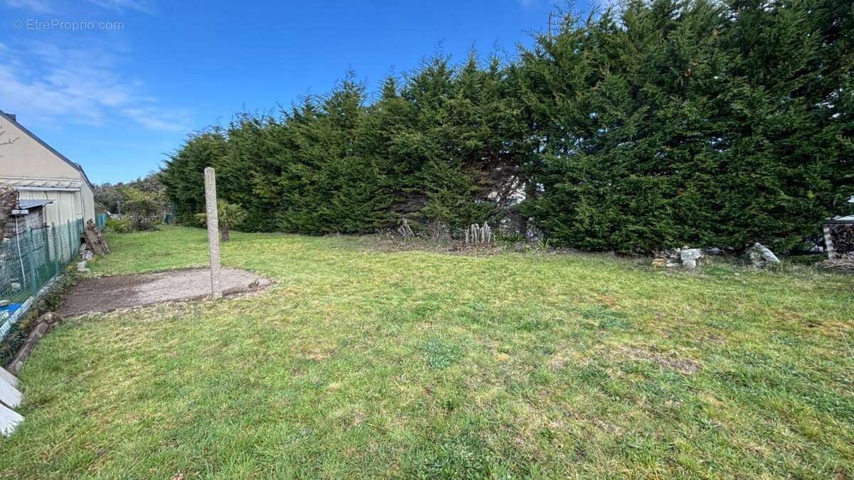 Terrain à LA TURBALLE