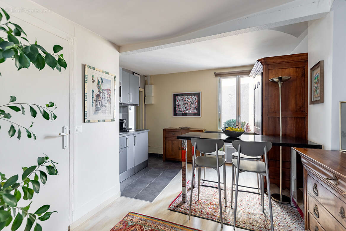 Appartement à PARIS-18E