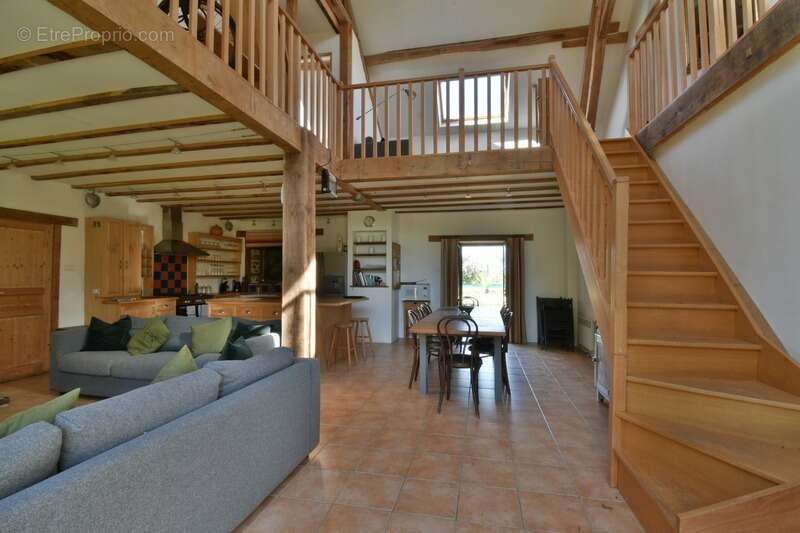 Maison à SAINT-LEGER-MAGNAZEIX