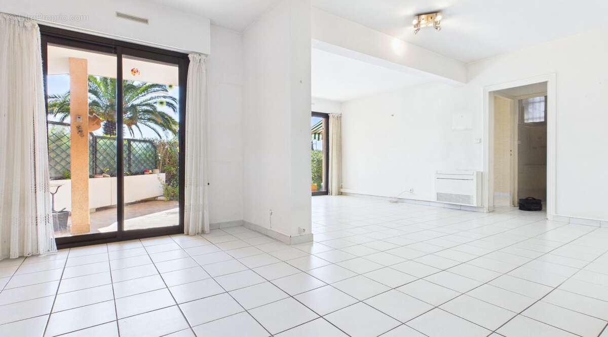 Appartement à CARQUEIRANNE