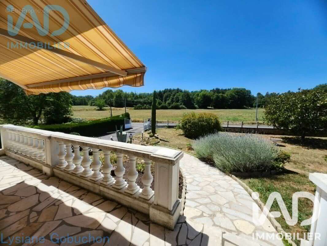 Maison 104 m² à Saint-Front-La-Riviere  - photo 4