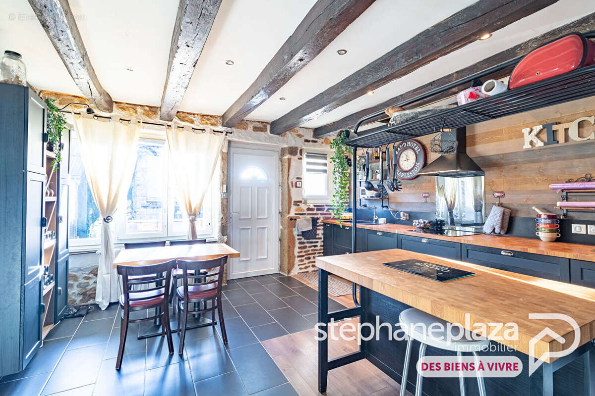 Maison à SAINT-MARTIN-DU-MONT