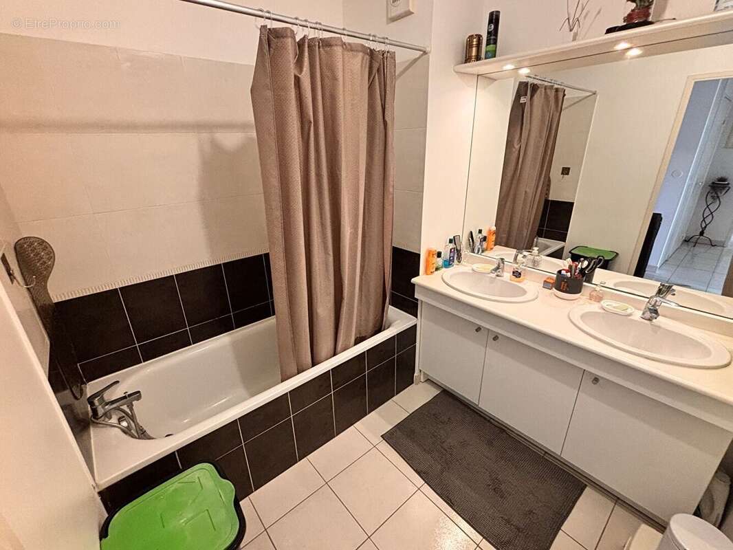Nimes - magnifique appartement t3 de 63 m2 avec terrasse et box - photo 11